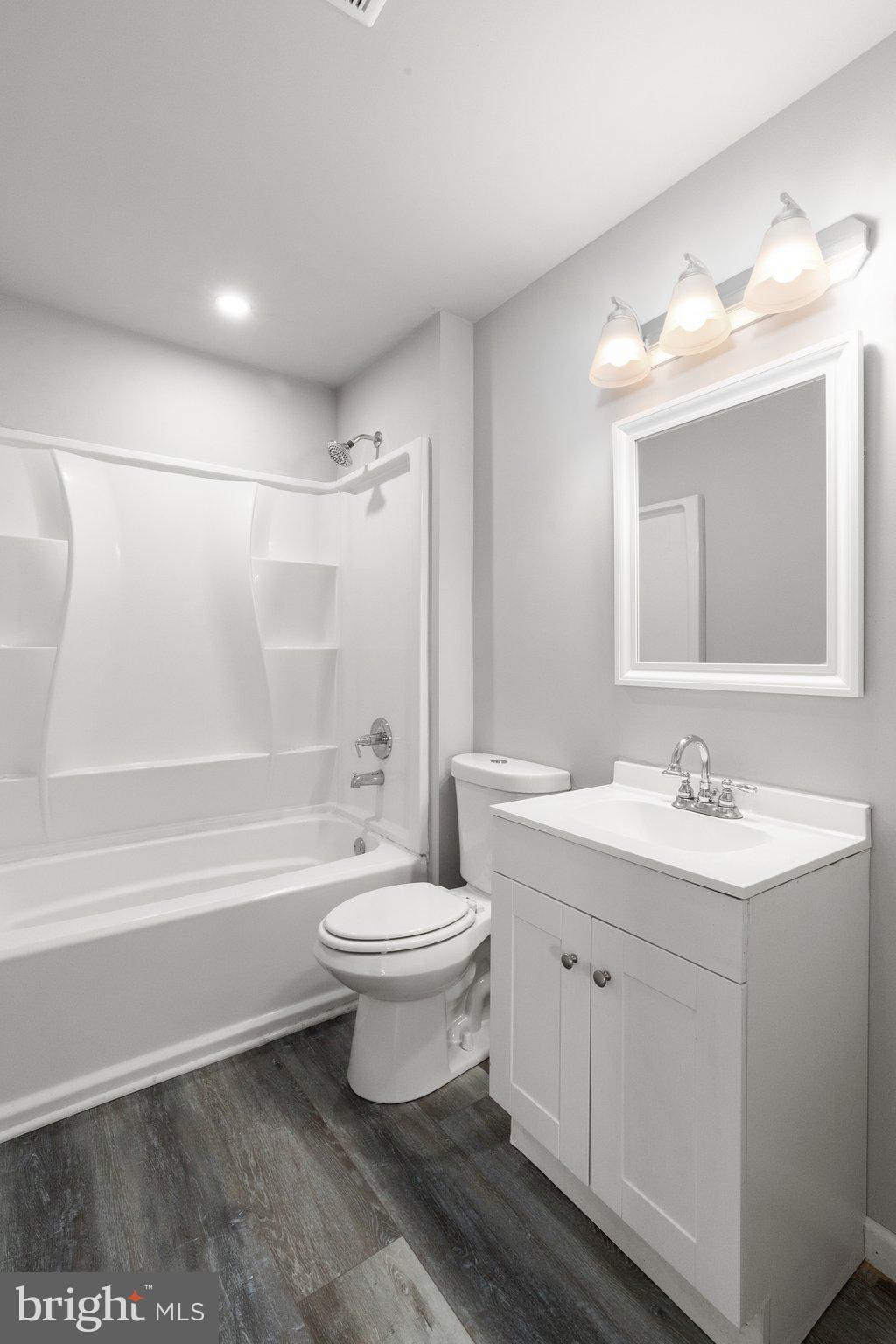 GRAY MANOR - Residential