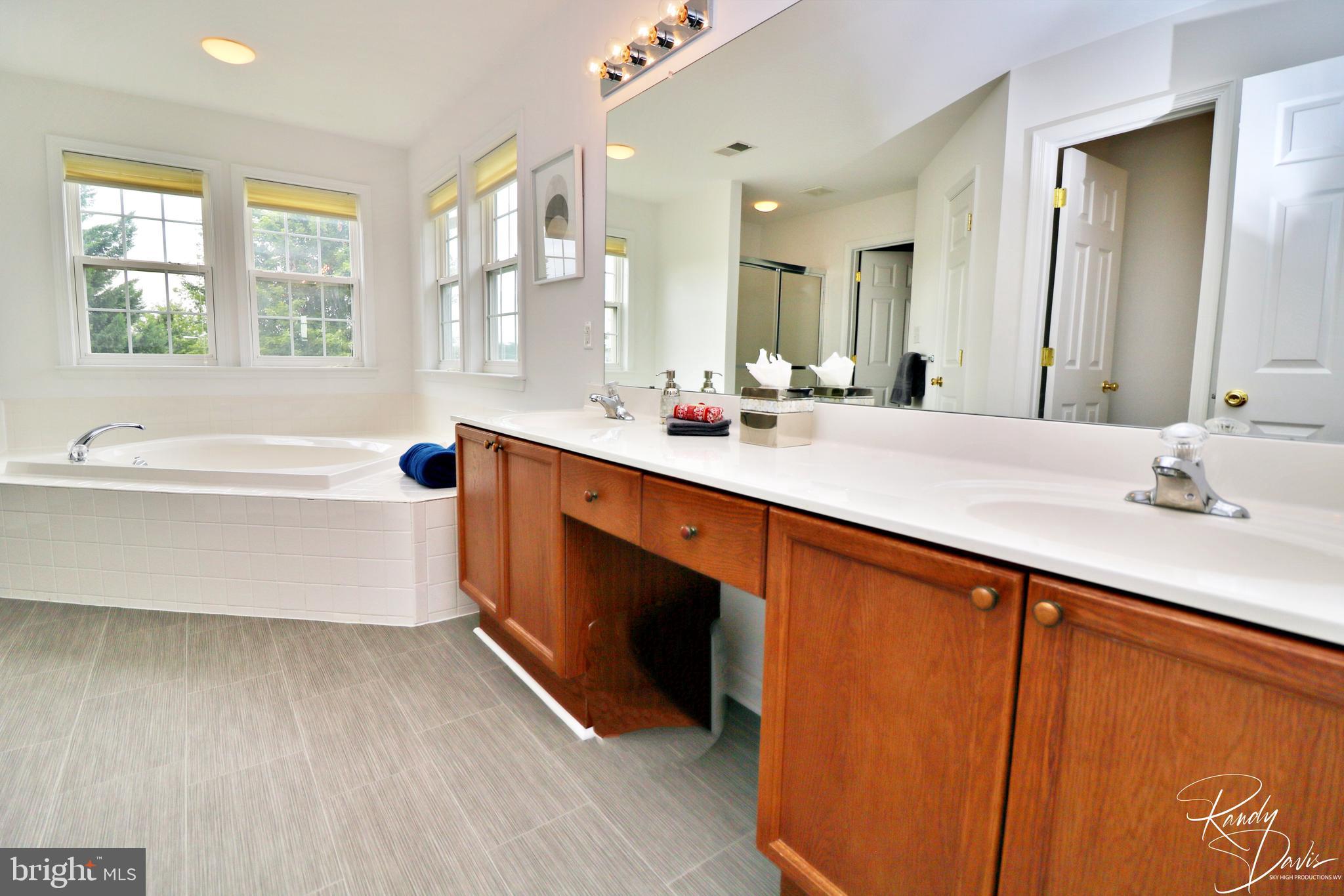 SPRUCE HILL ESTATES - Residential