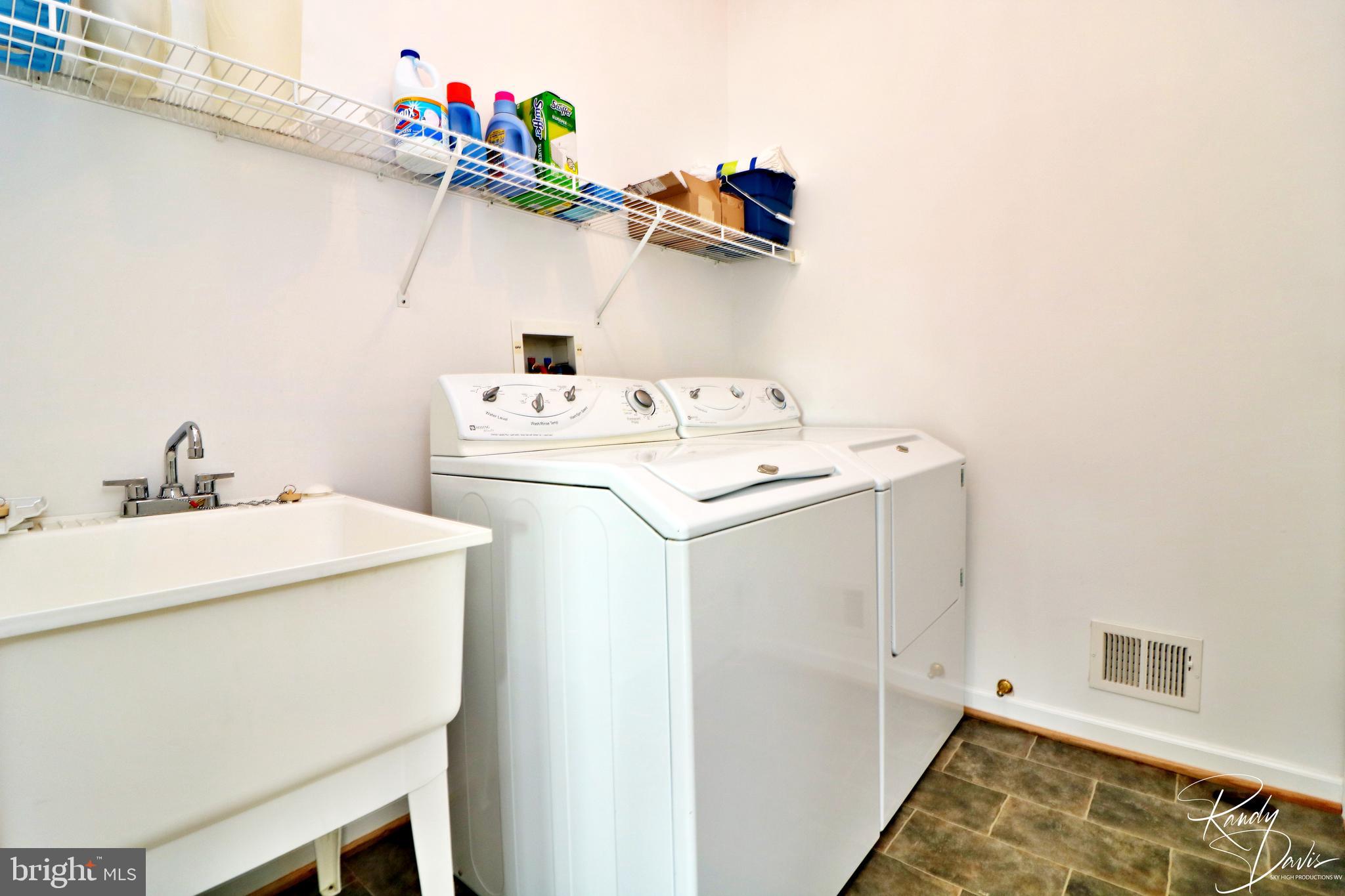 SPRUCE HILL ESTATES - Residential