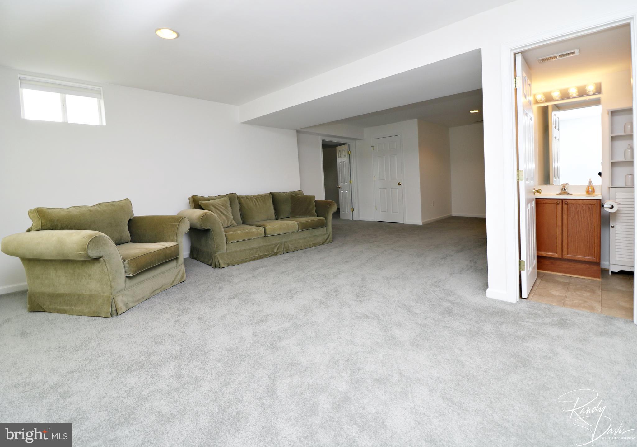 SPRUCE HILL ESTATES - Residential