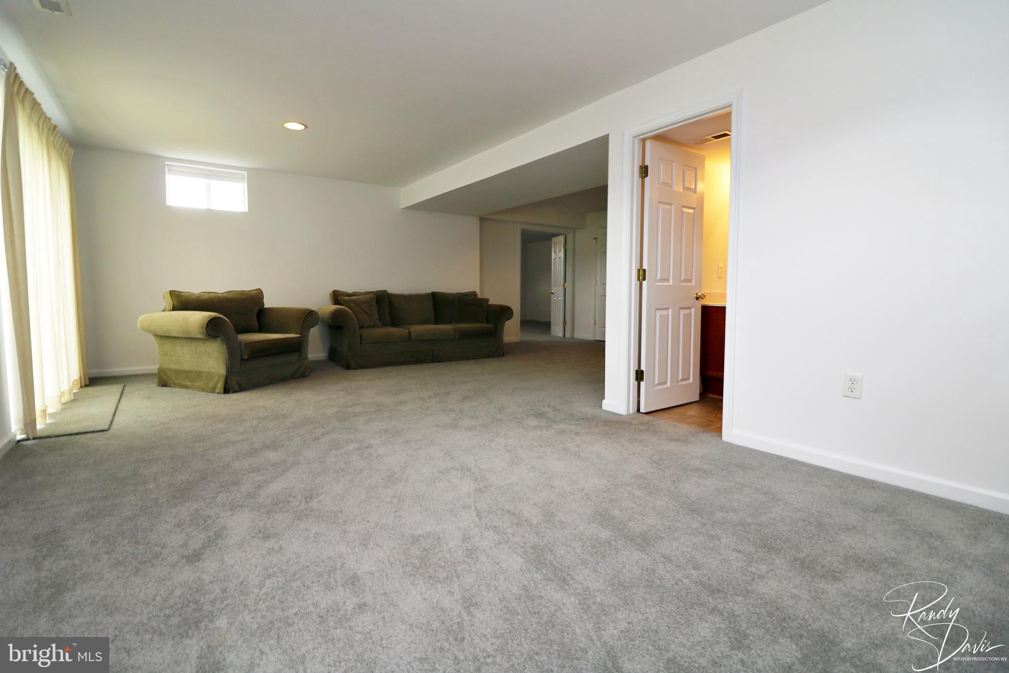 SPRUCE HILL ESTATES - Residential