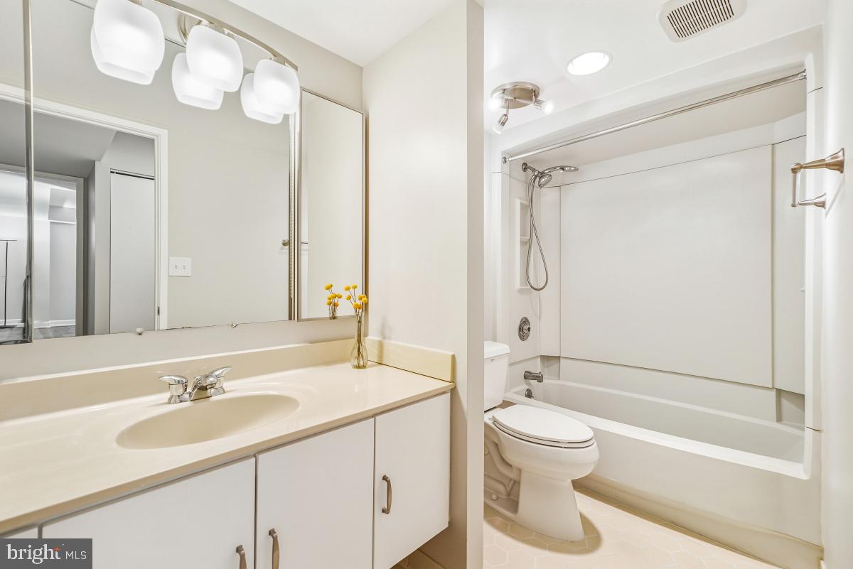 MONTEBELLO - Residential