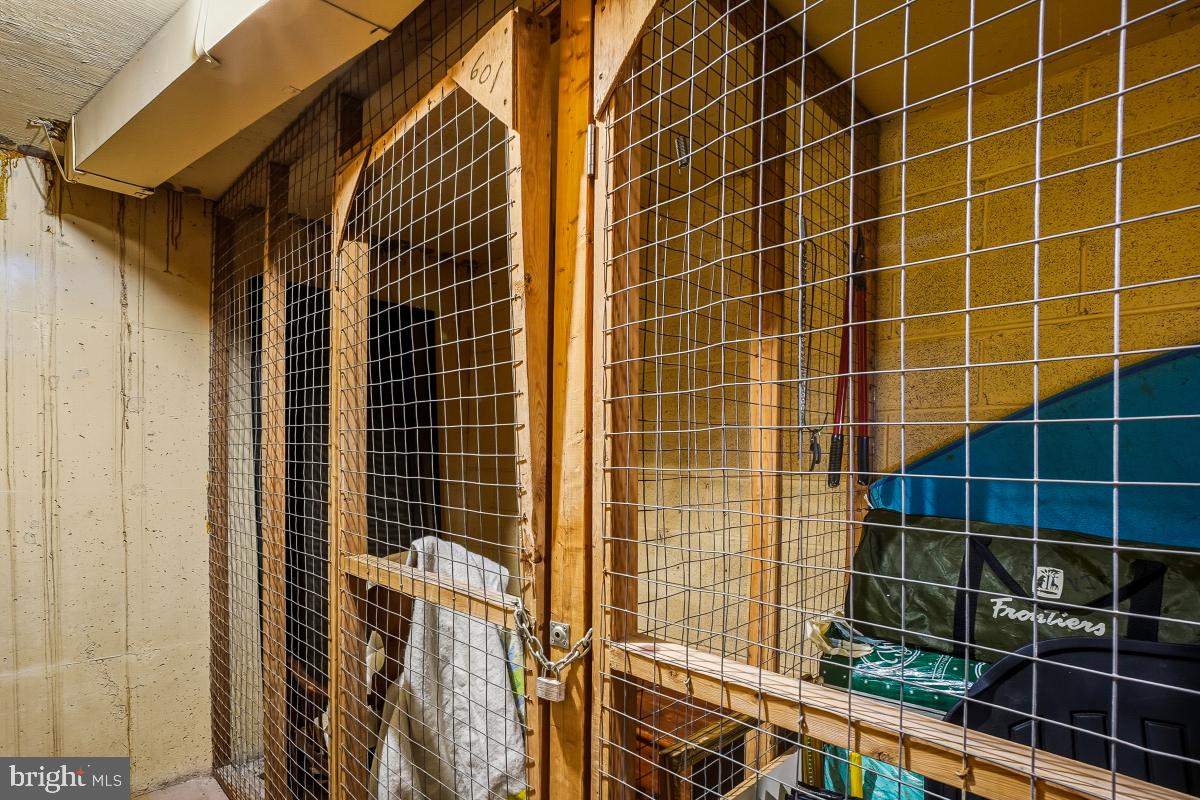 MONTEBELLO - Residential