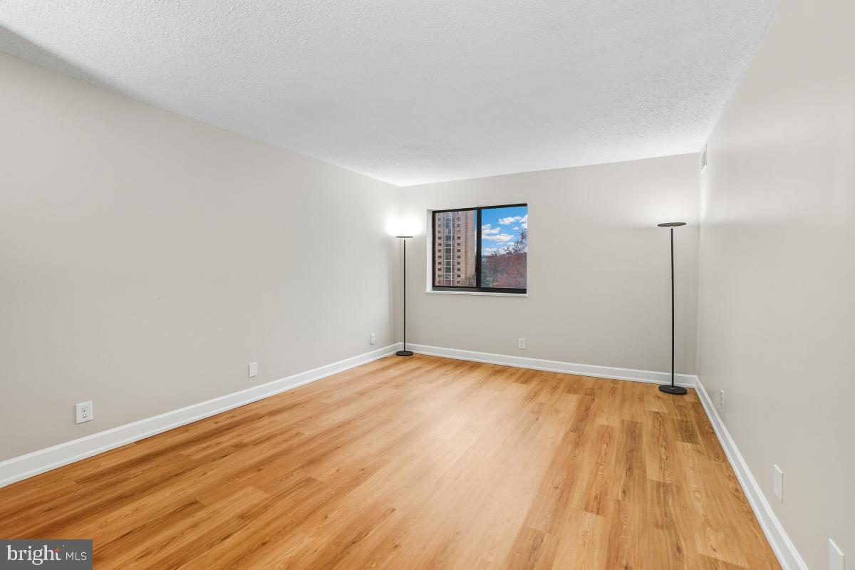 MONTEBELLO - Residential