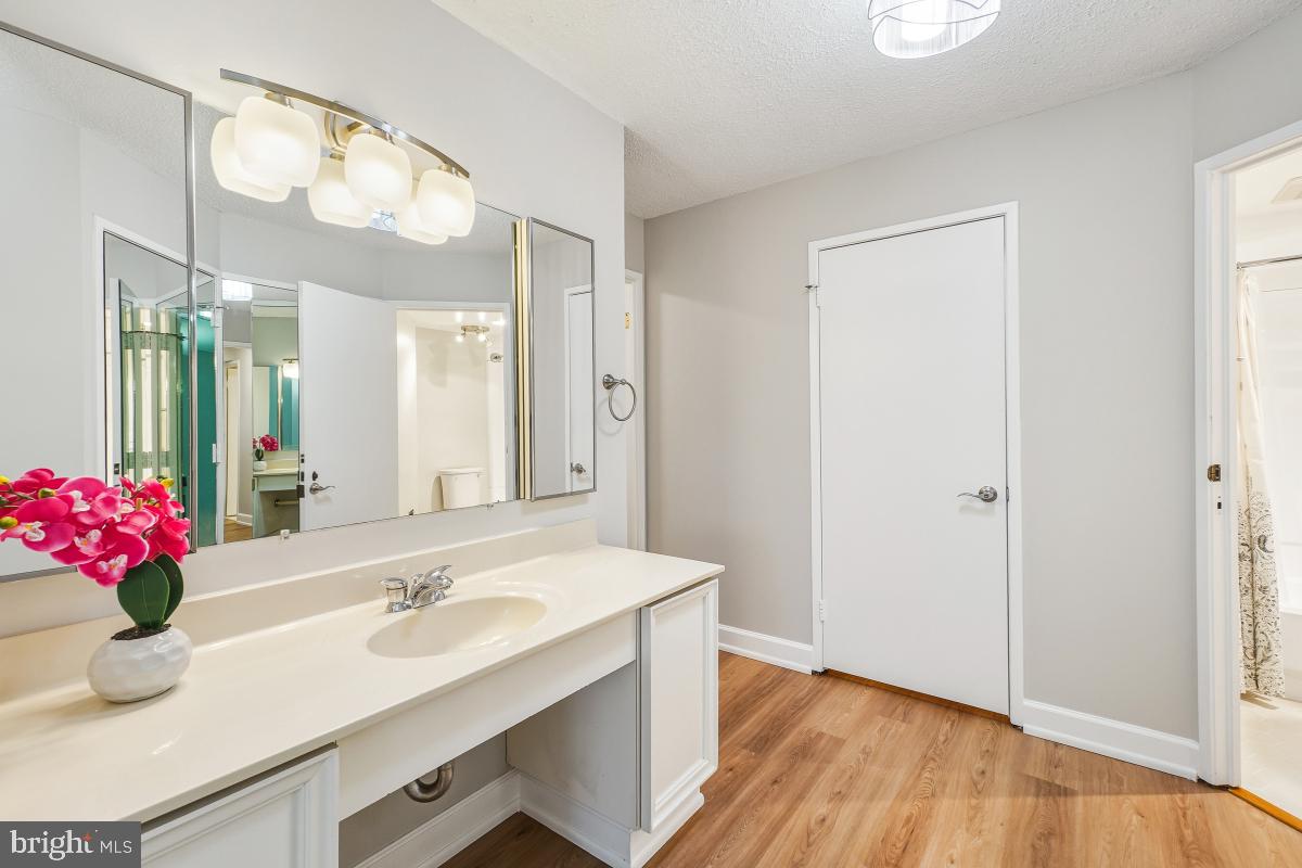 MONTEBELLO - Residential