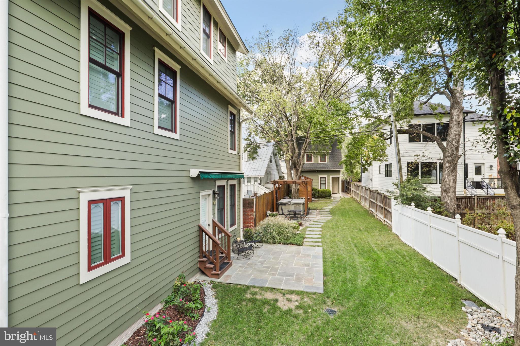 ADDISON HEIGHTS - Residential