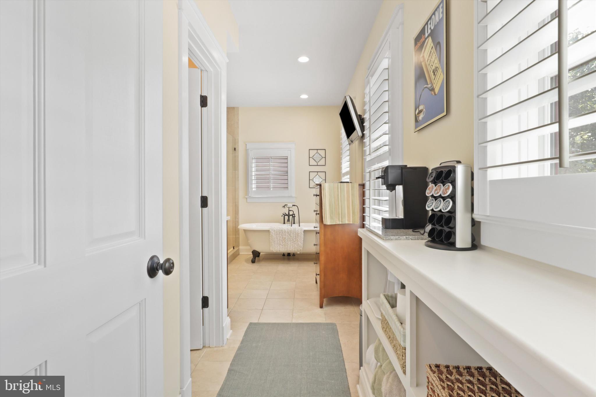 ADDISON HEIGHTS - Residential