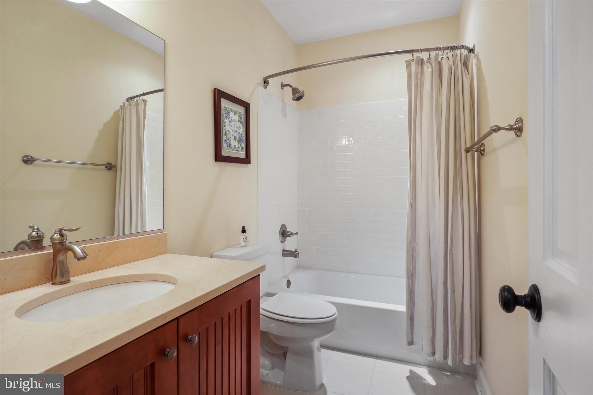 ADDISON HEIGHTS - Residential