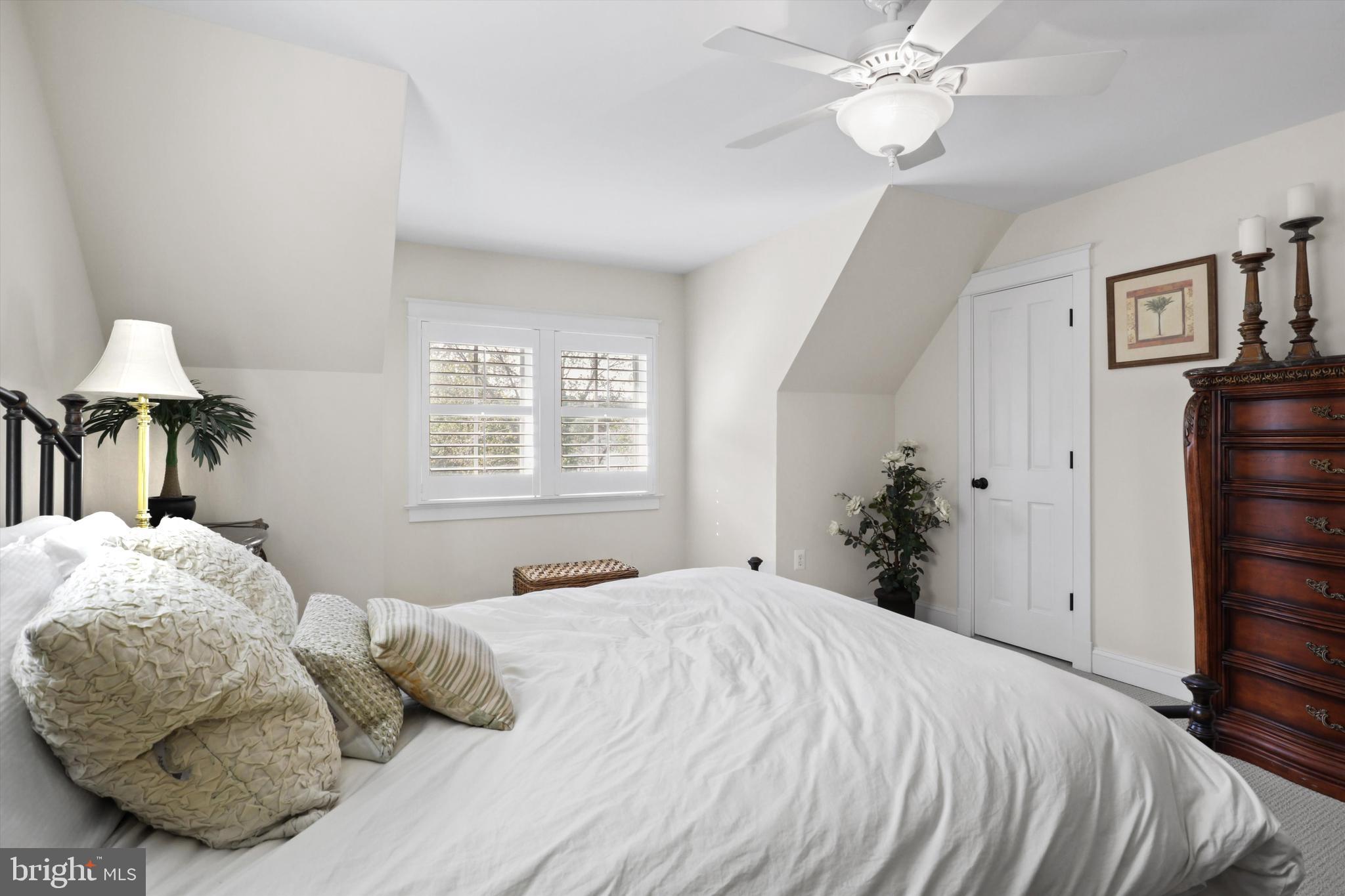 ADDISON HEIGHTS - Residential