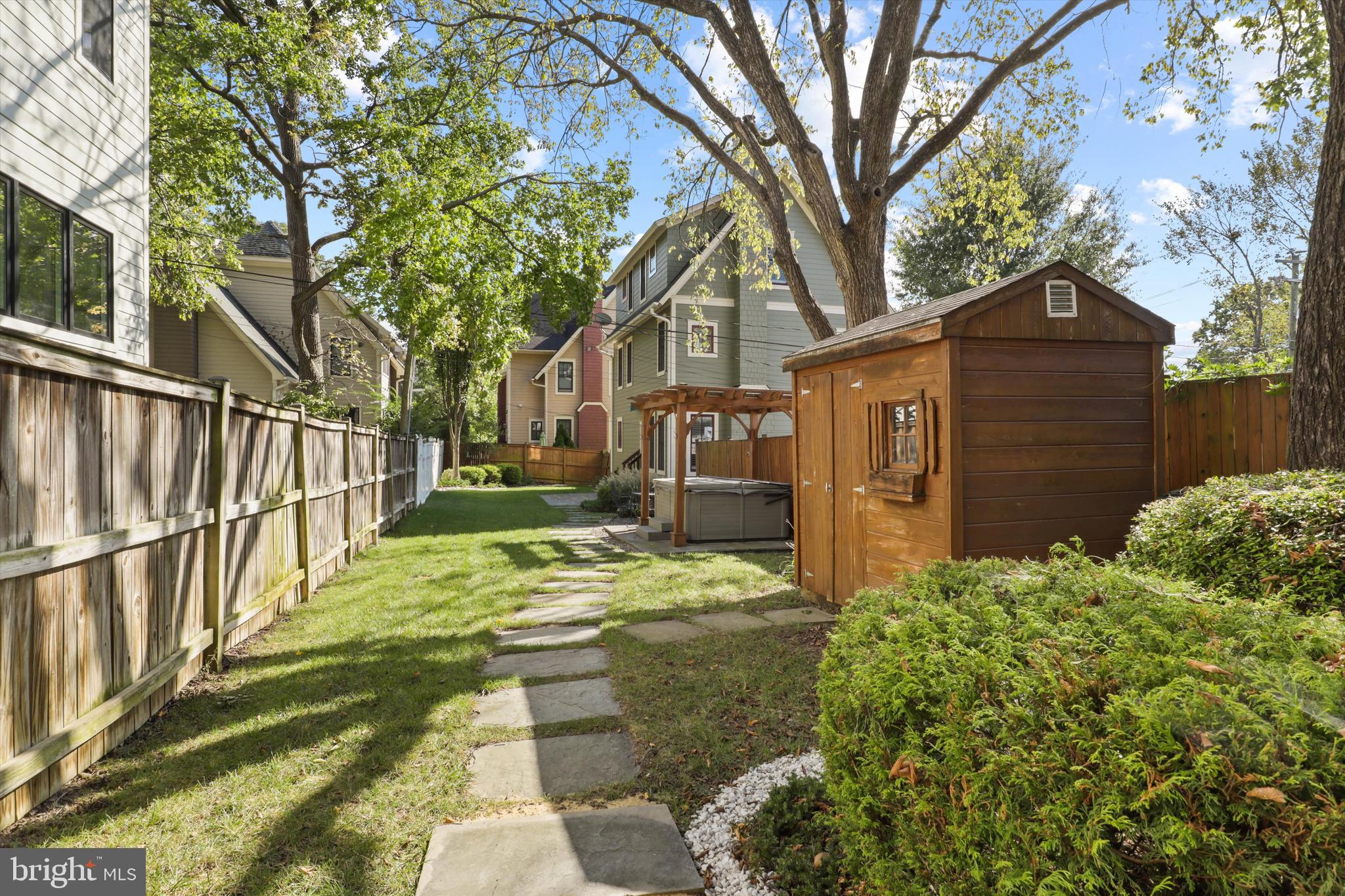 ADDISON HEIGHTS - Residential