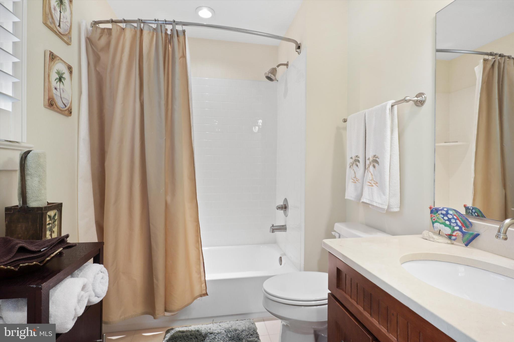 ADDISON HEIGHTS - Residential