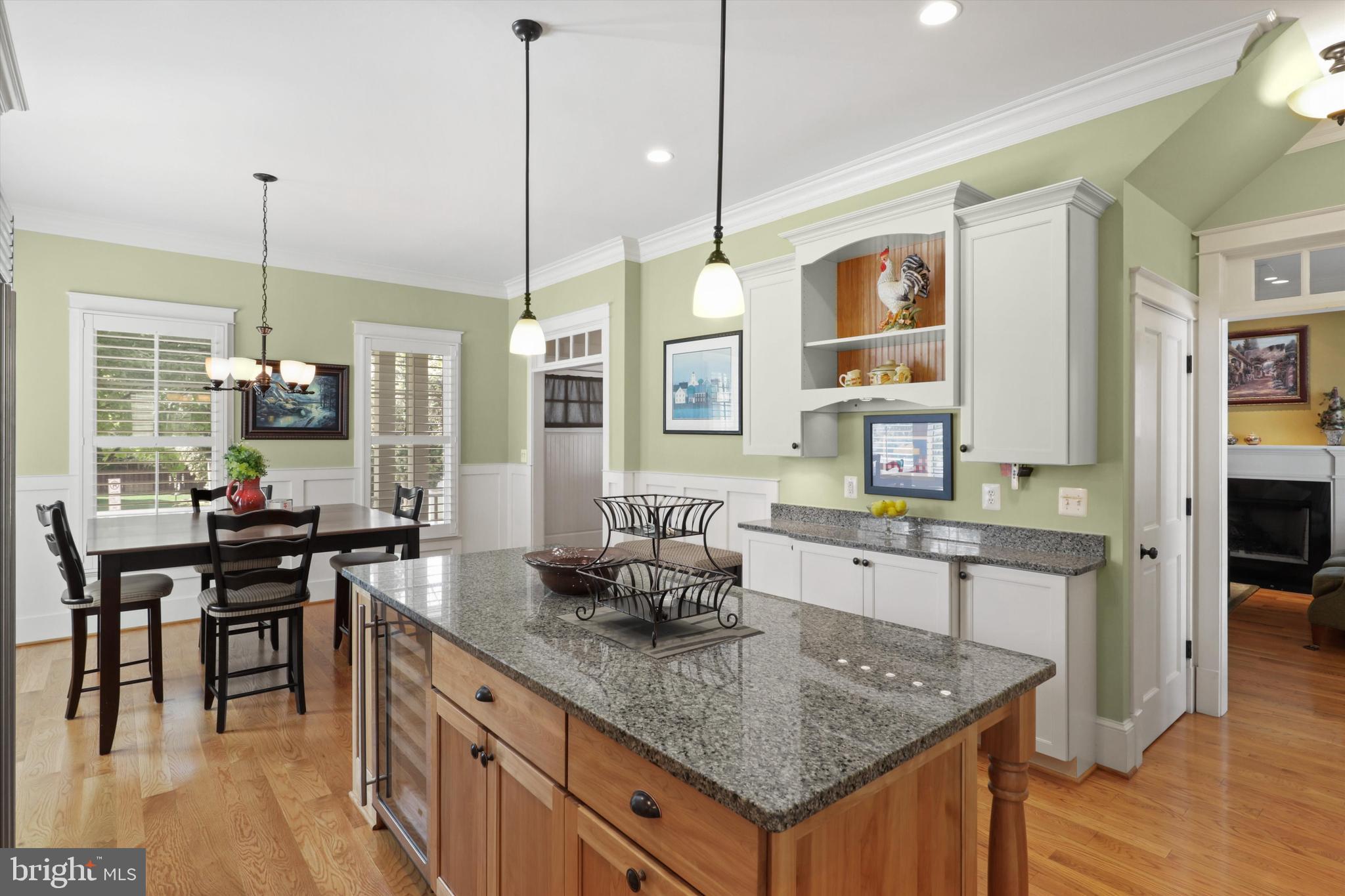 ADDISON HEIGHTS - Residential