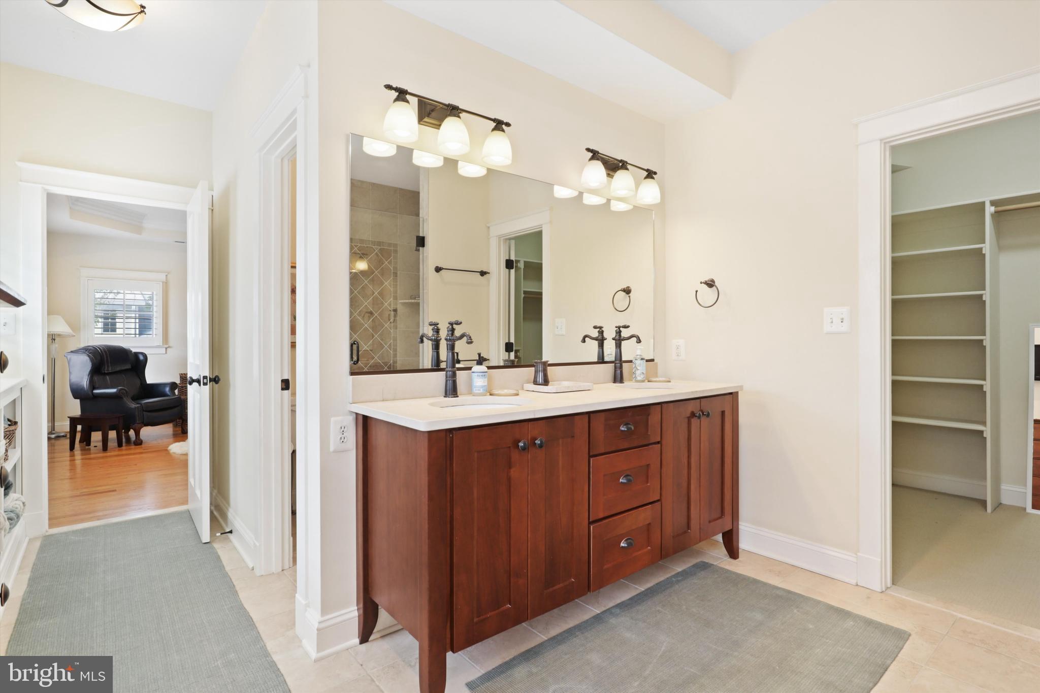 ADDISON HEIGHTS - Residential