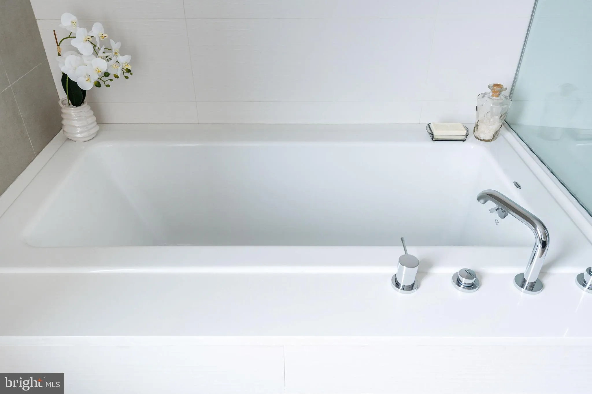 Philadelphia, Pennsylvania 19123, United States, 4 Bedrooms Bedrooms, ,5 BathroomsBathrooms,Residential,Active,206027