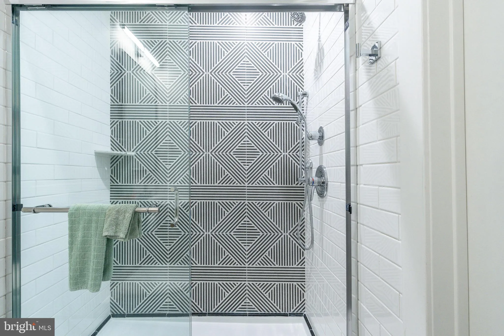 Philadelphia, Pennsylvania 19123, United States, 4 Bedrooms Bedrooms, ,5 BathroomsBathrooms,Residential,Active,206027