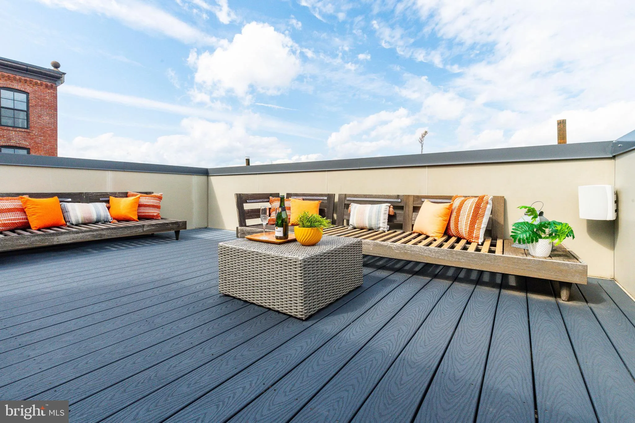 Philadelphia, Pennsylvania 19123, United States, 4 Bedrooms Bedrooms, ,5 BathroomsBathrooms,Residential,Active,206027