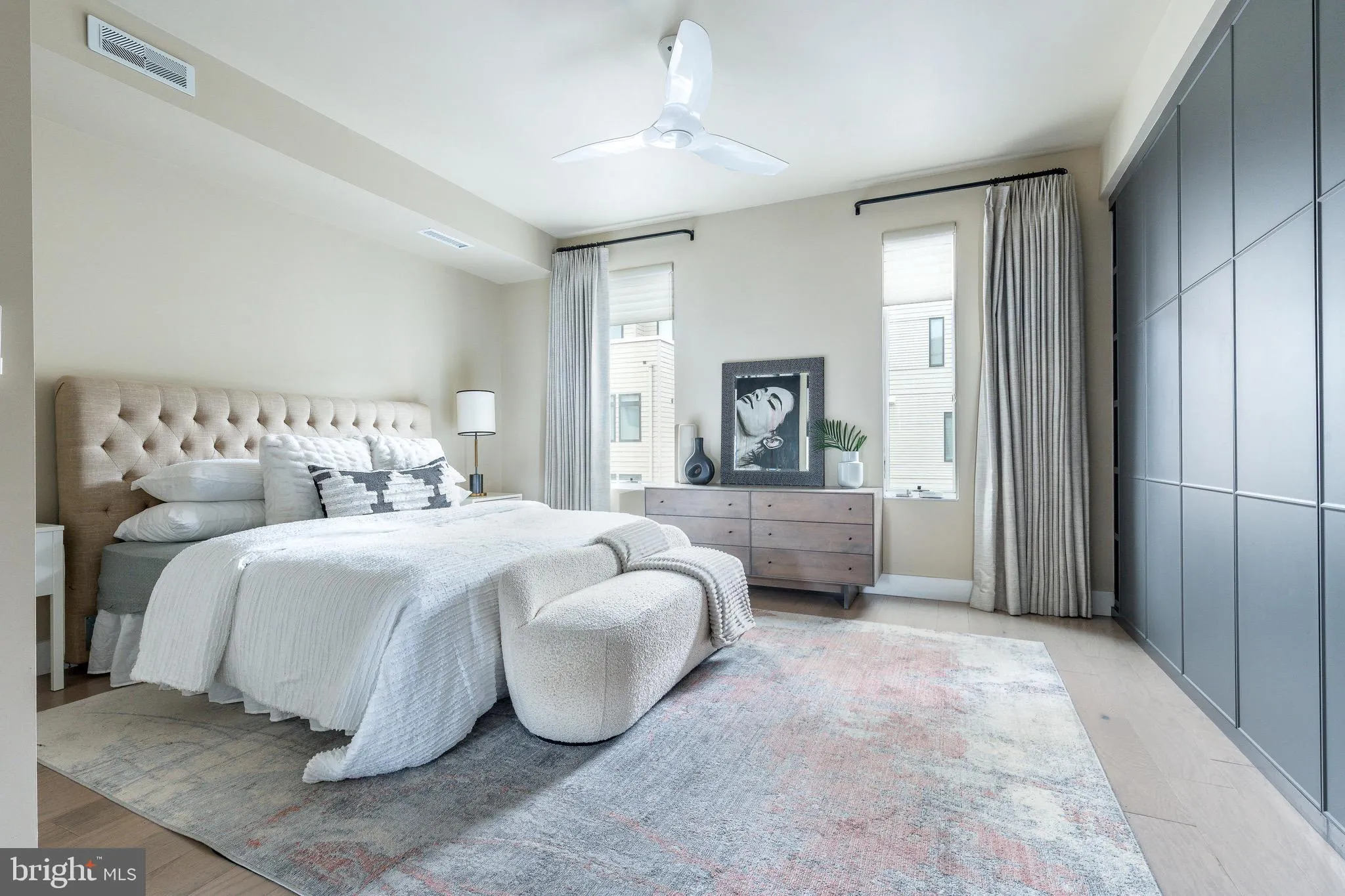 Philadelphia, Pennsylvania 19123, United States, 4 Bedrooms Bedrooms, ,5 BathroomsBathrooms,Residential,Active,206027