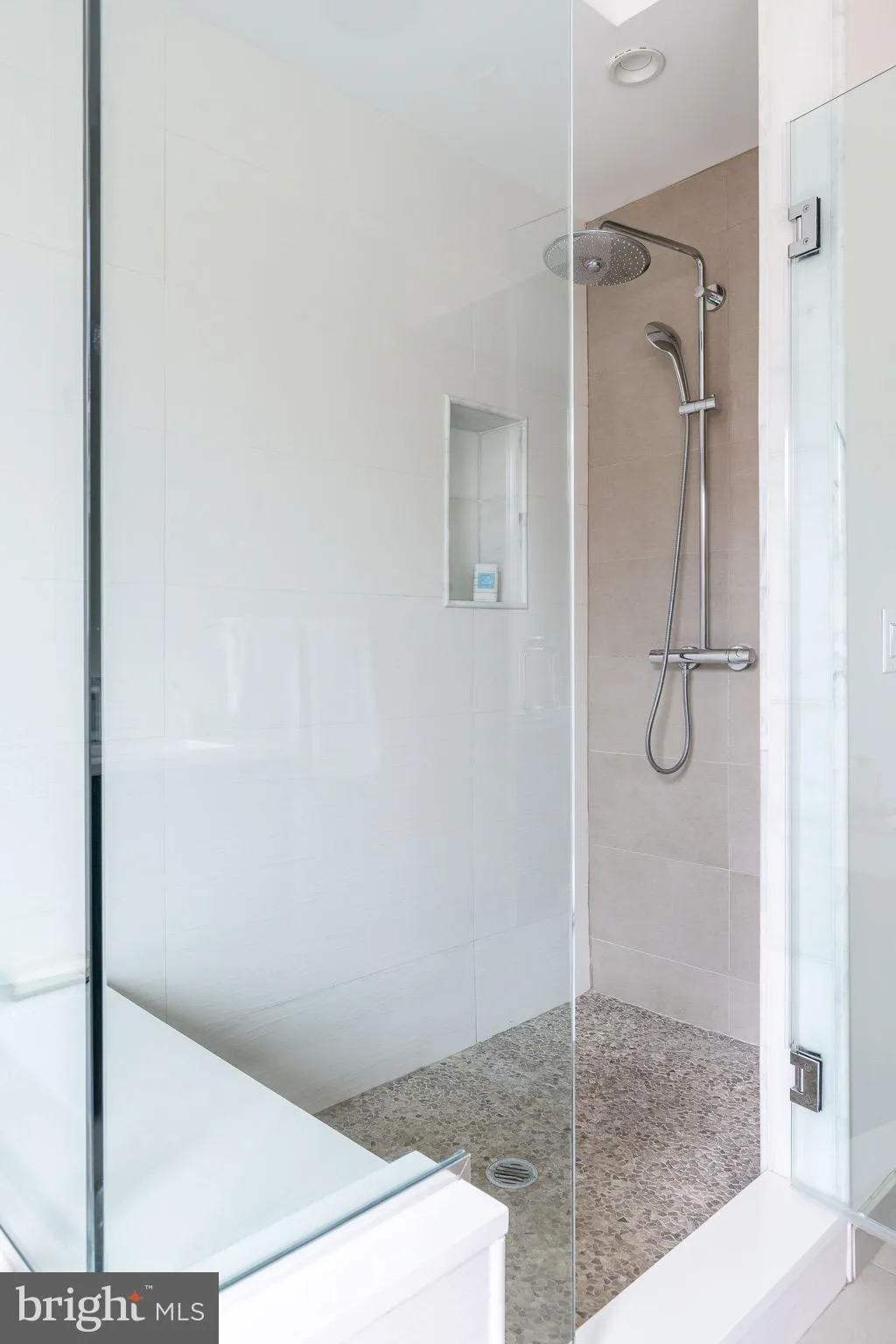 Philadelphia, Pennsylvania 19123, United States, 4 Bedrooms Bedrooms, ,5 BathroomsBathrooms,Residential,Active,206027