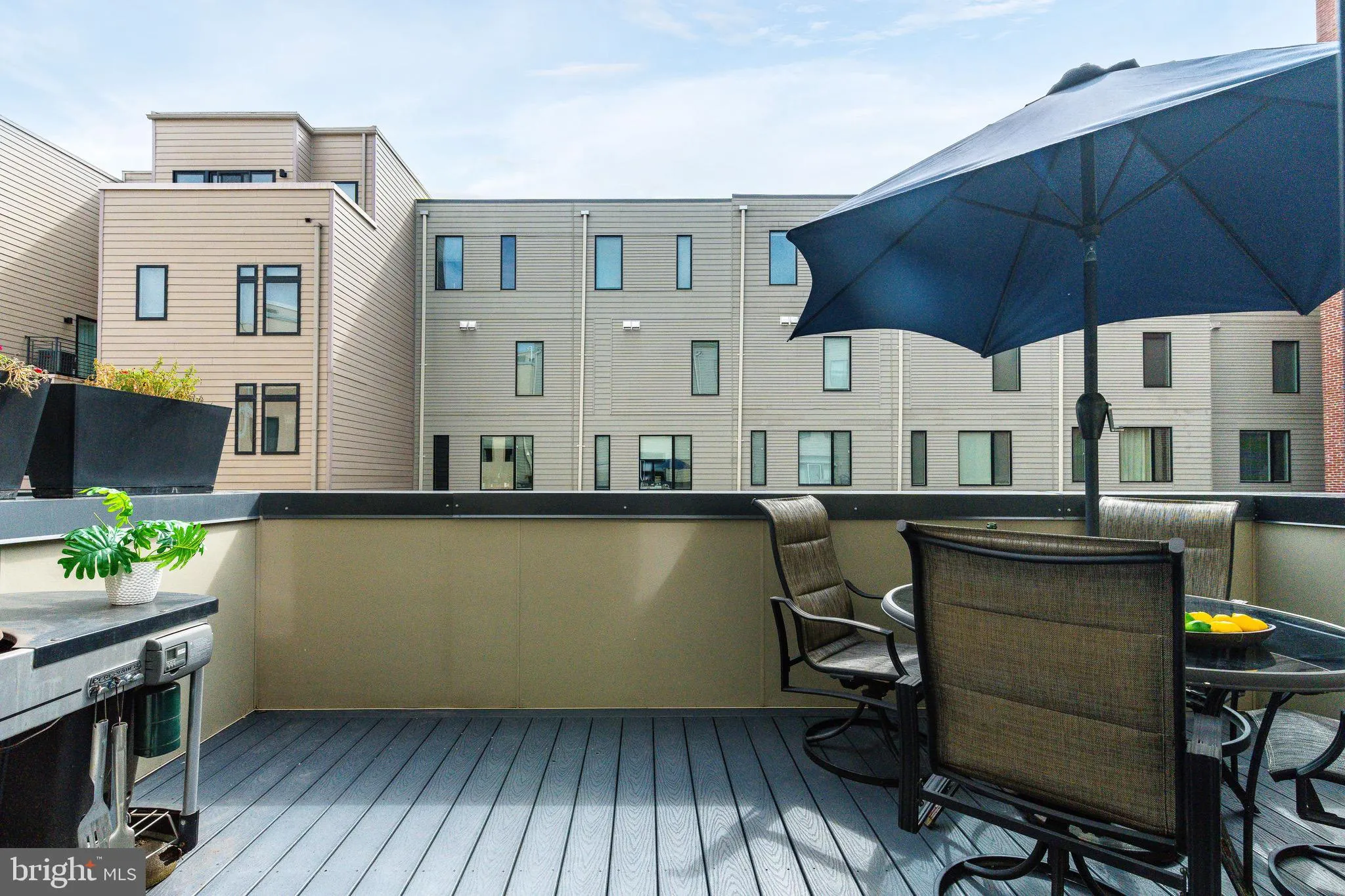 Philadelphia, Pennsylvania 19123, United States, 4 Bedrooms Bedrooms, ,5 BathroomsBathrooms,Residential,Active,206027