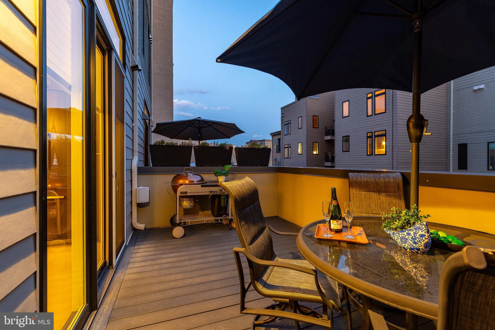 Philadelphia, Pennsylvania 19123, United States, 4 Bedrooms Bedrooms, ,5 BathroomsBathrooms,Residential,Active,206027