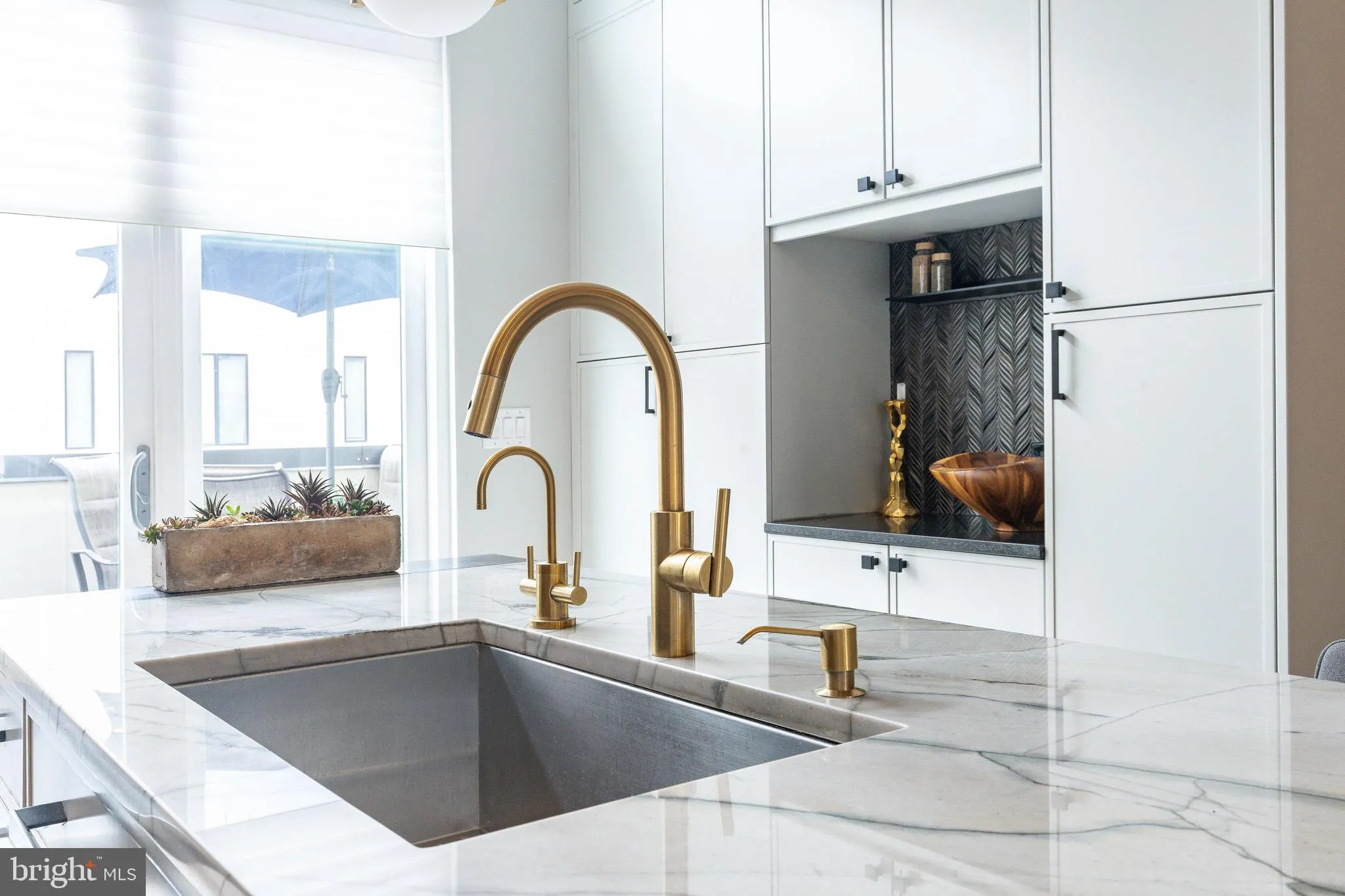 Philadelphia, Pennsylvania 19123, United States, 4 Bedrooms Bedrooms, ,5 BathroomsBathrooms,Residential,Active,206027