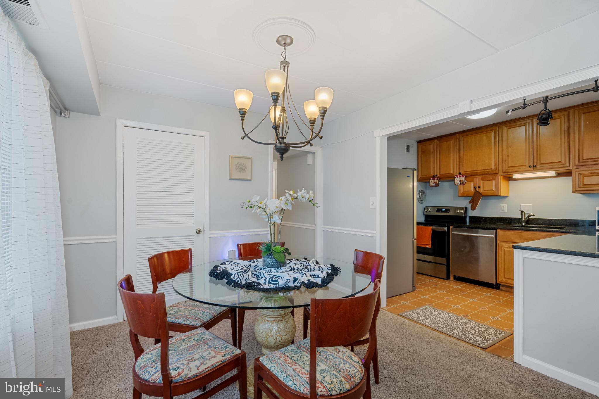 COUNTRY CLUB GREEN - Residential