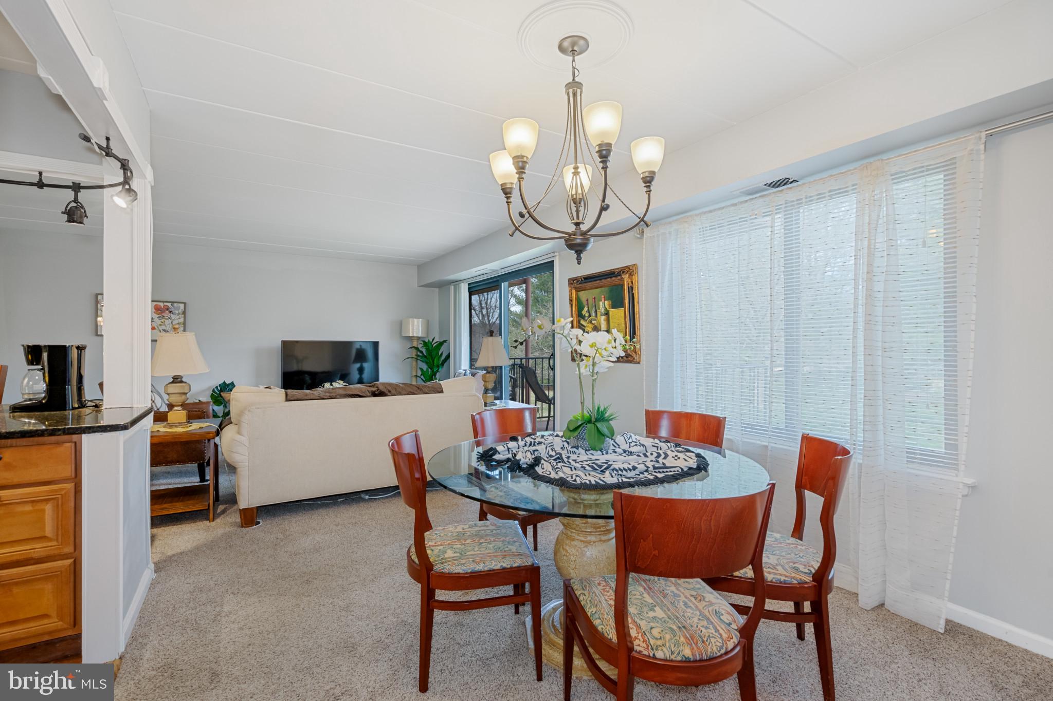 COUNTRY CLUB GREEN - Residential