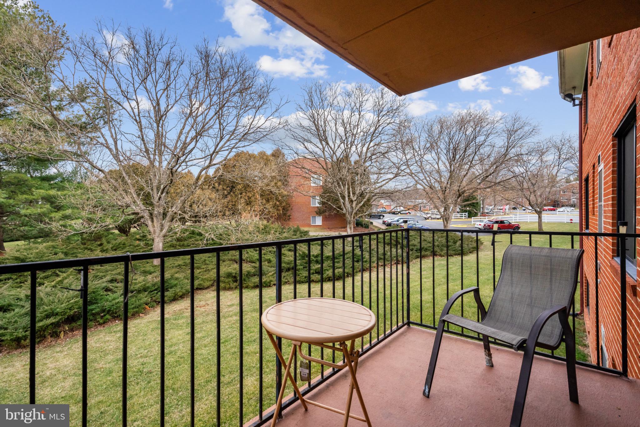 COUNTRY CLUB GREEN - Residential