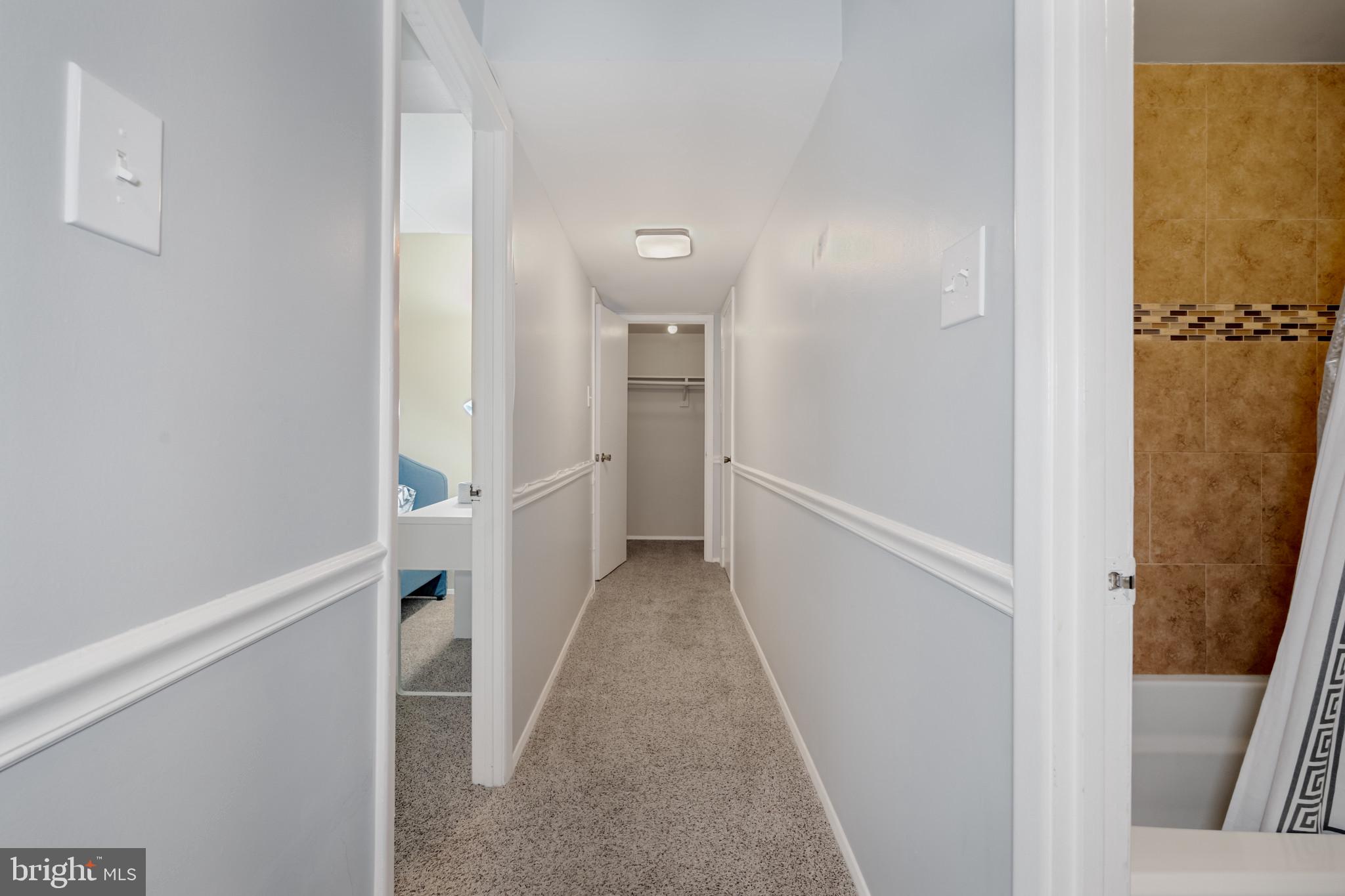 COUNTRY CLUB GREEN - Residential