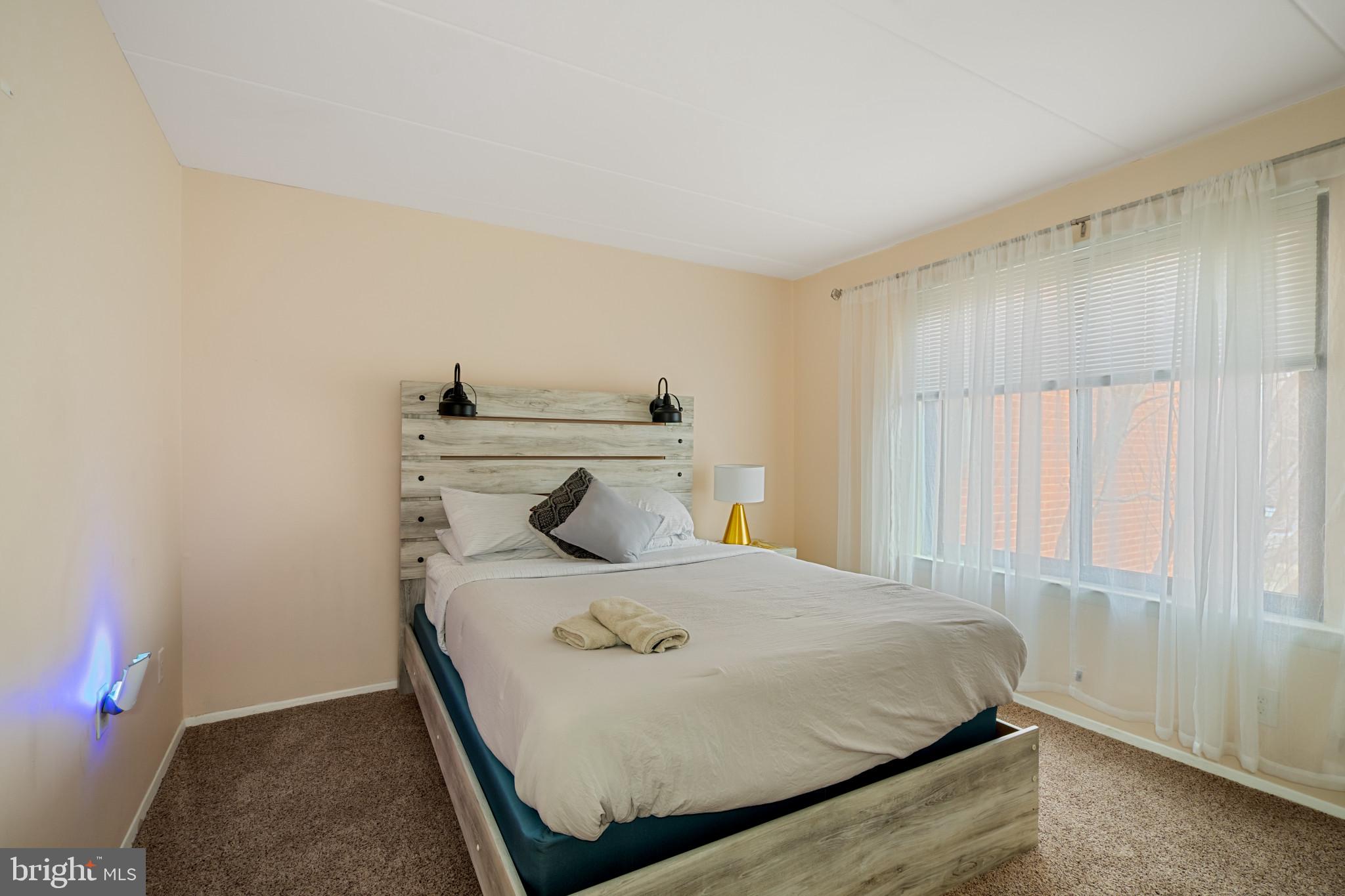 COUNTRY CLUB GREEN - Residential