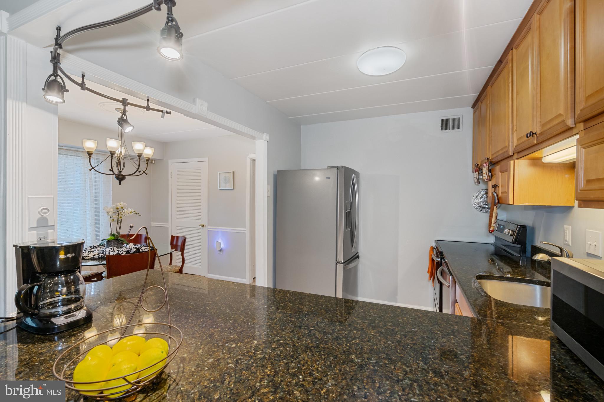 COUNTRY CLUB GREEN - Residential