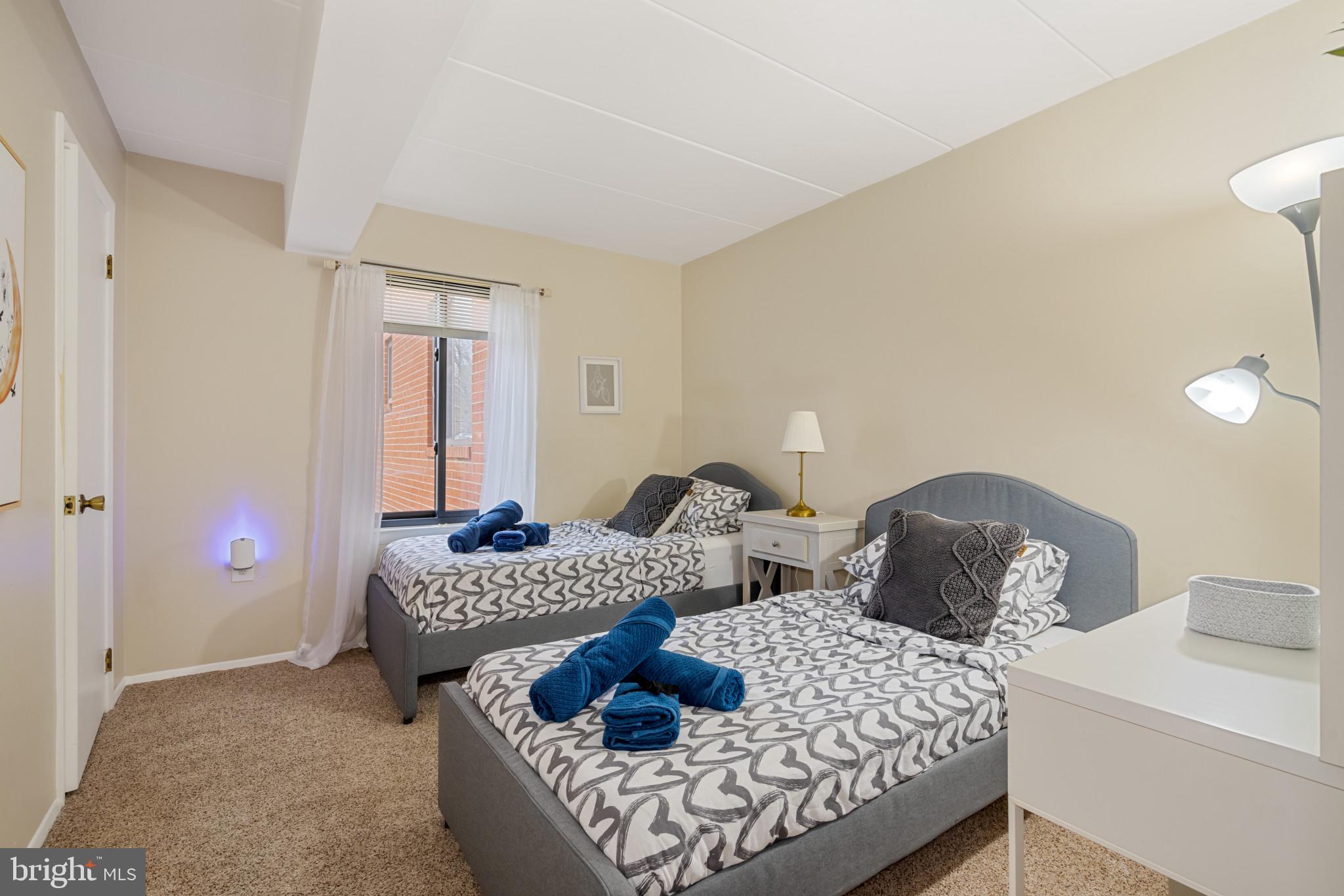 COUNTRY CLUB GREEN - Residential