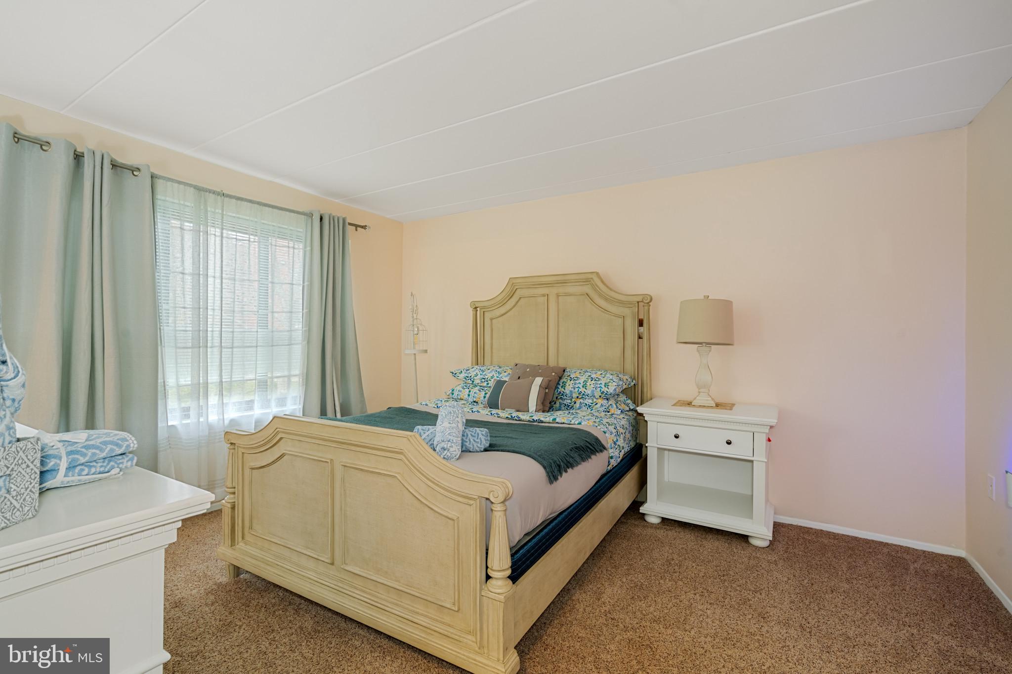 COUNTRY CLUB GREEN - Residential