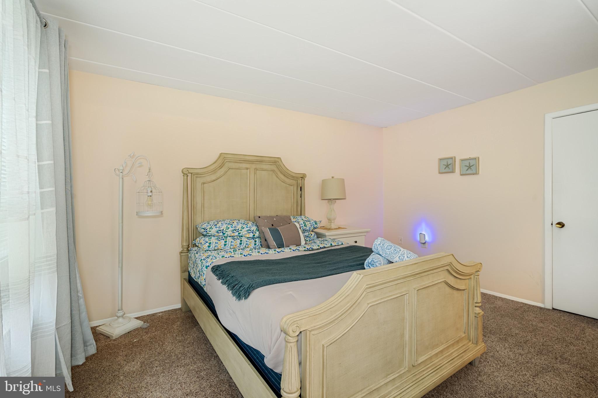 COUNTRY CLUB GREEN - Residential