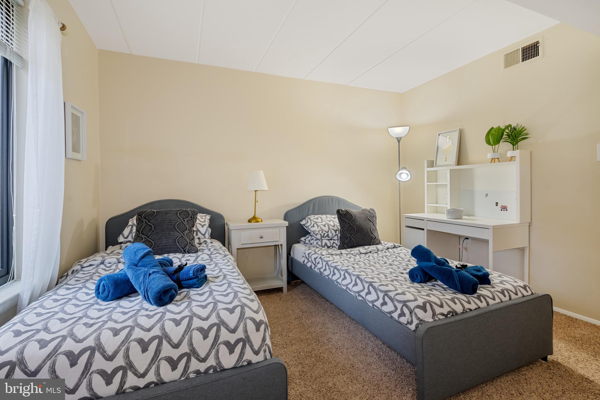 COUNTRY CLUB GREEN - Residential