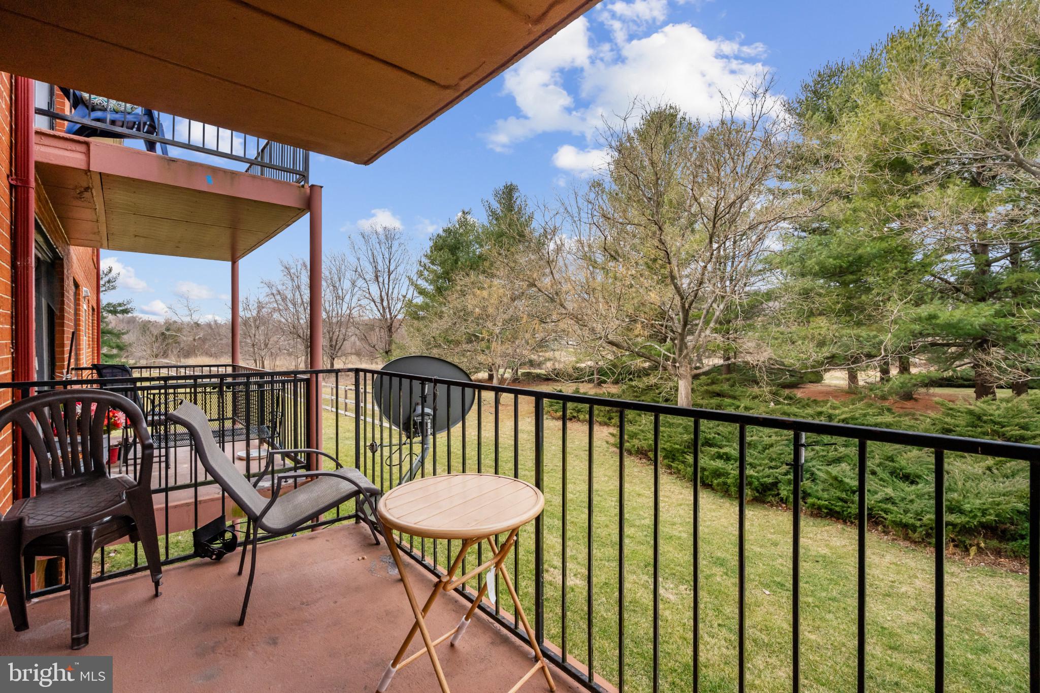 COUNTRY CLUB GREEN - Residential