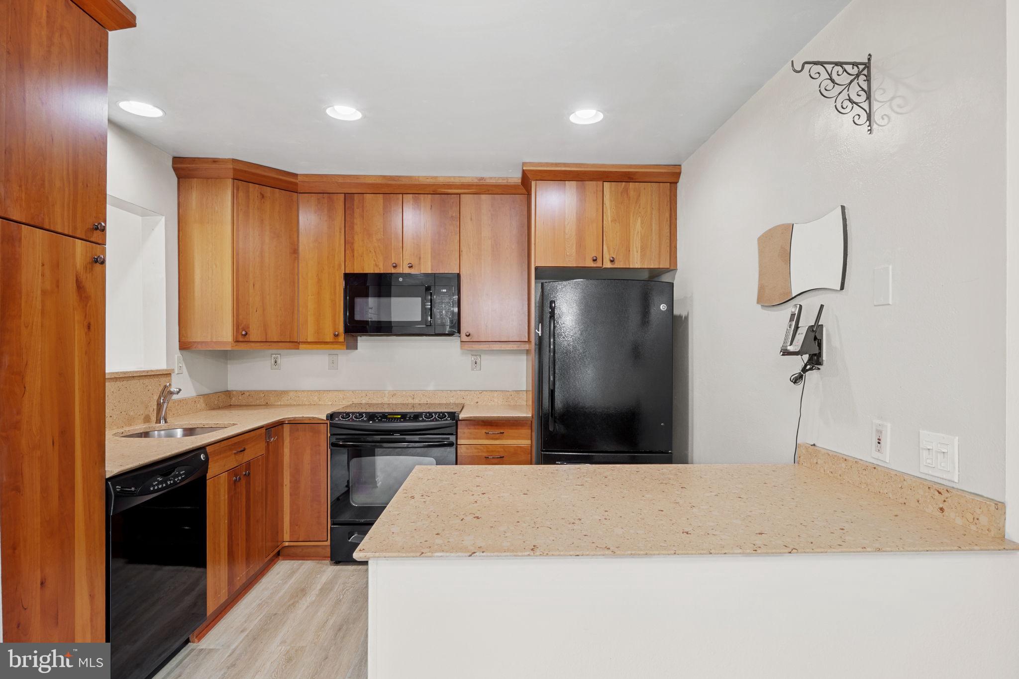 ROSSMOOR MUTUAL #16 - Residential