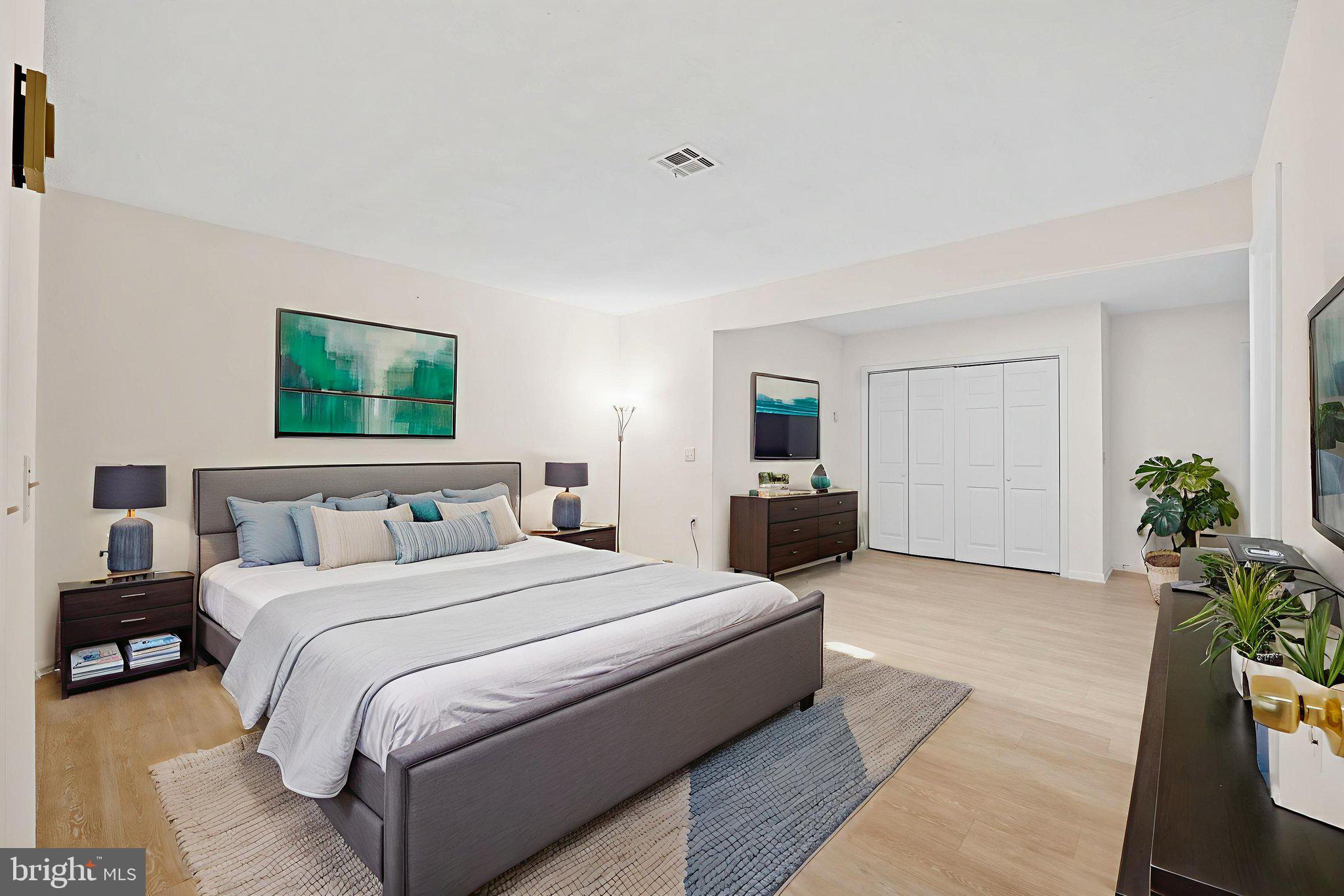 ROSSMOOR MUTUAL #16 - Residential