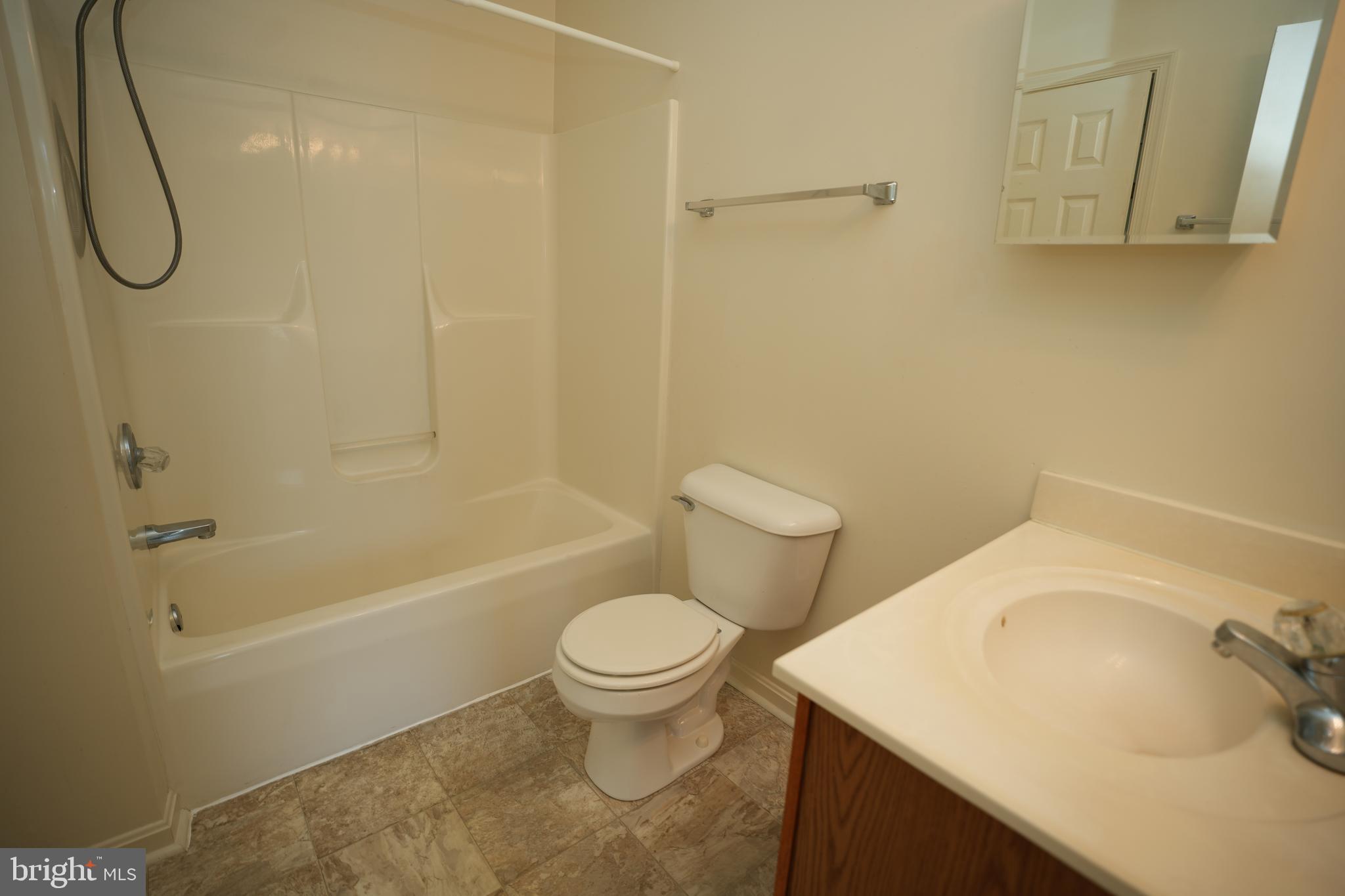 BAY RIDGE ESTATES - Residential Lease