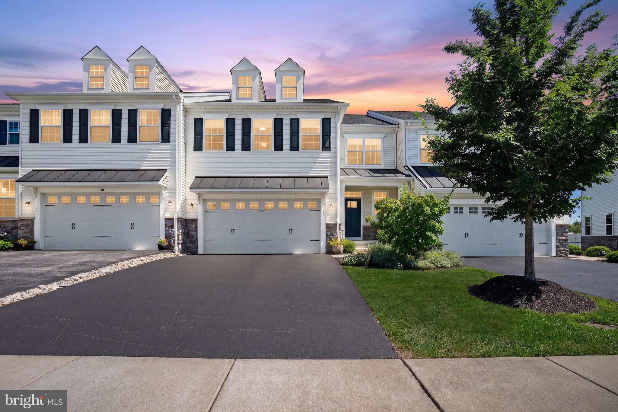 421 LEE PLACE