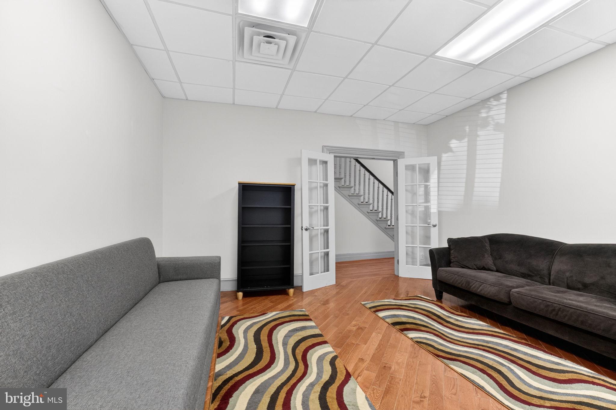 401 W BROAD STREET