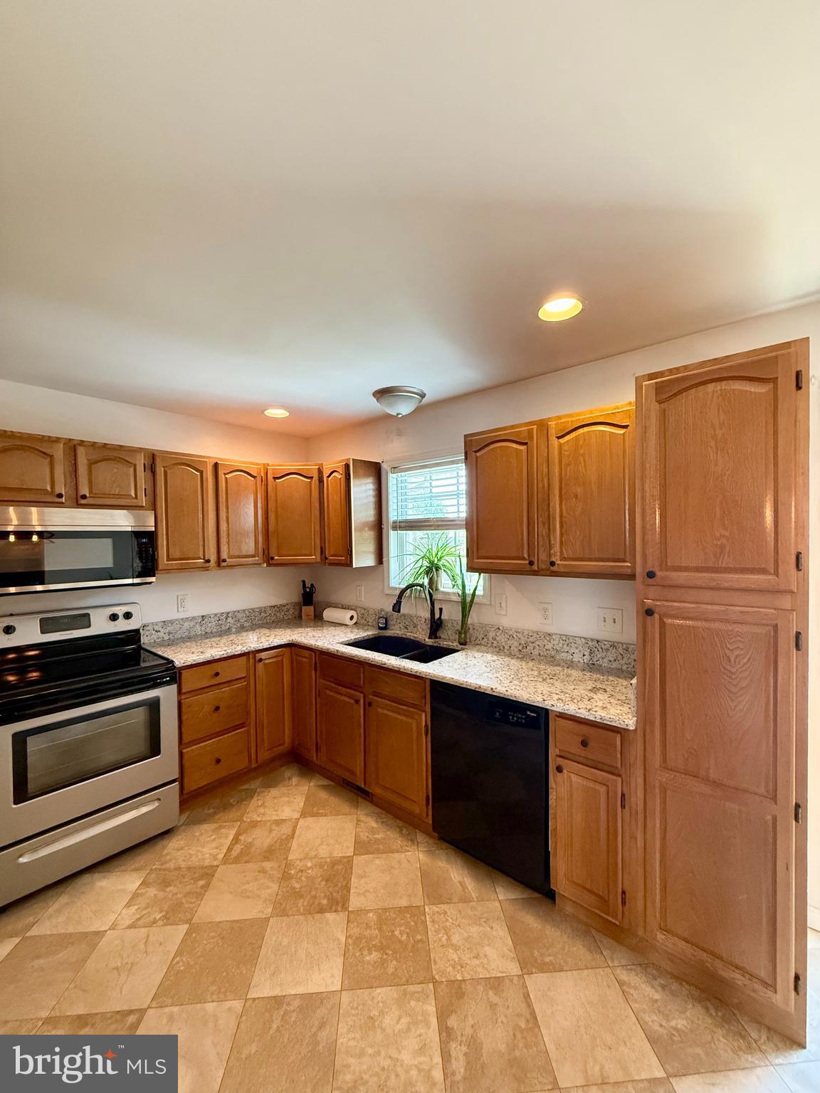 MANCHESTER MANOR - Residential