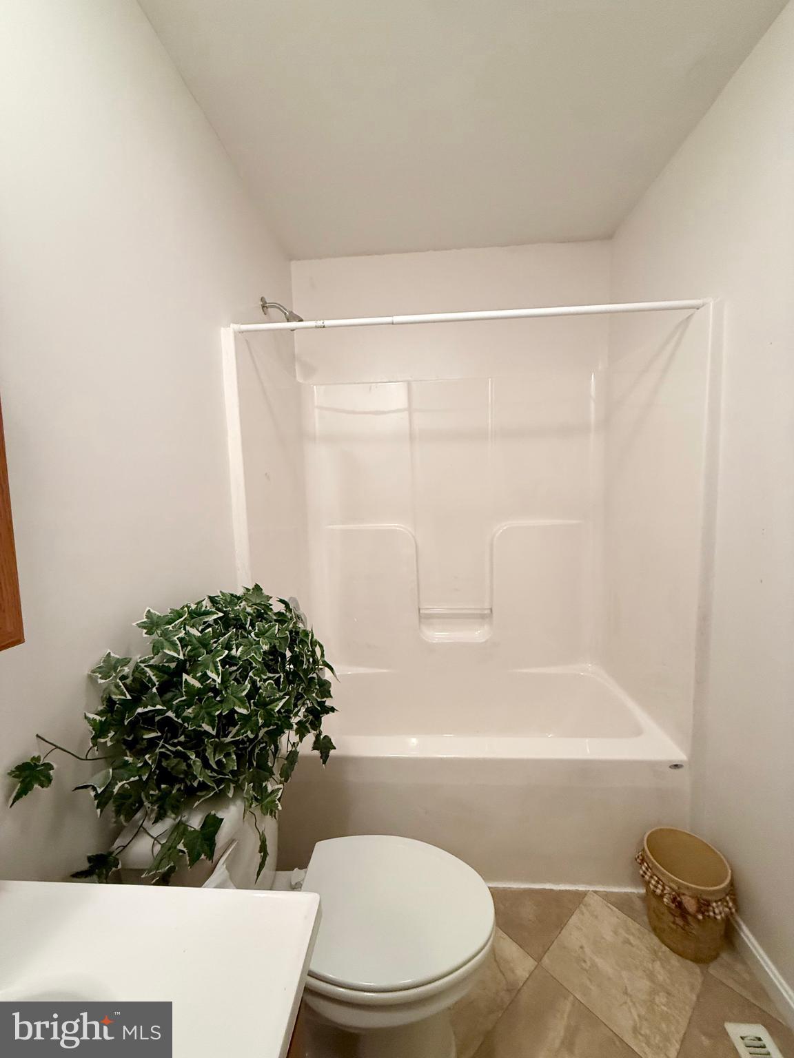 MANCHESTER MANOR - Residential