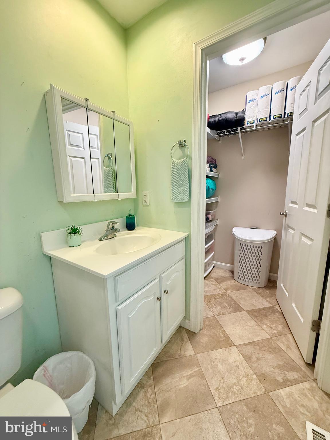 MANCHESTER MANOR - Residential