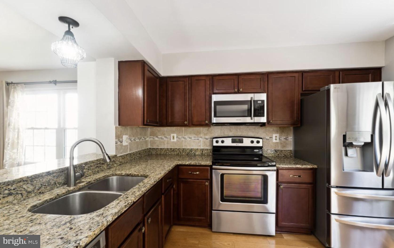 ELLICOTTS CHOICE - Residential Lease