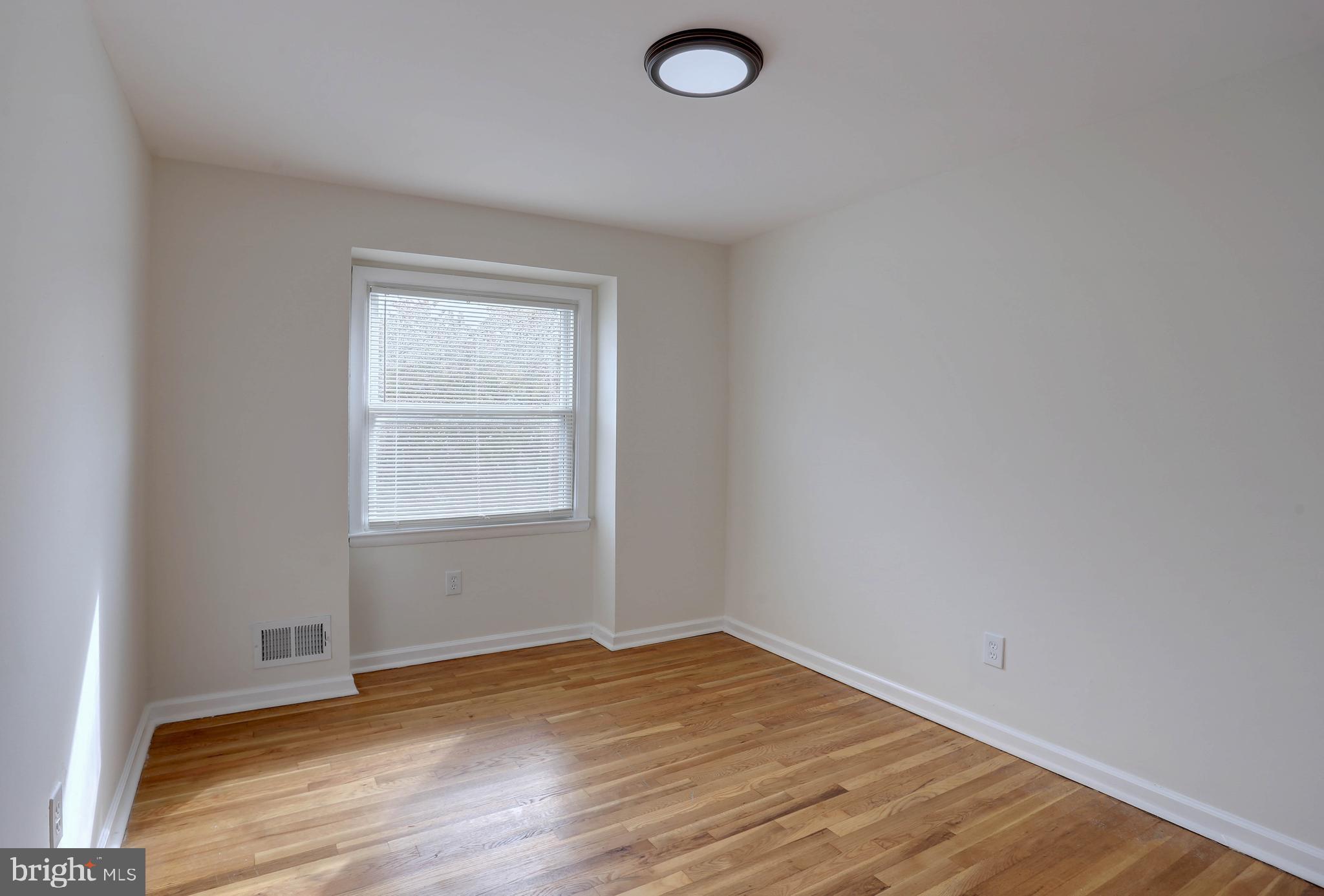 HOLLAND HILL - Residential