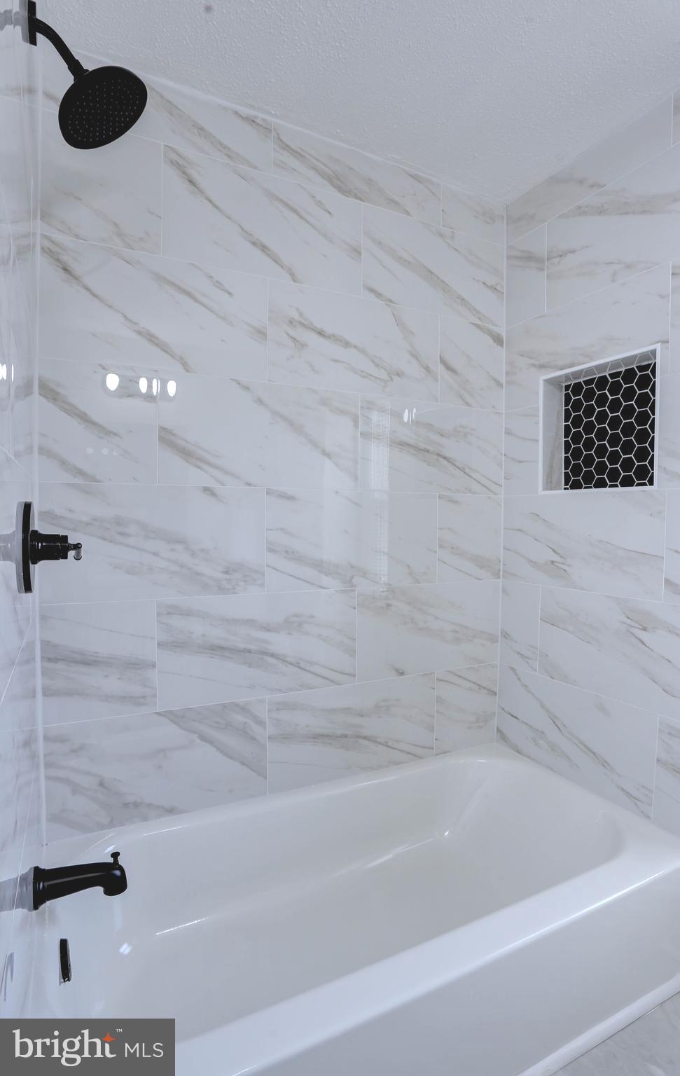 HOLLAND HILL - Residential