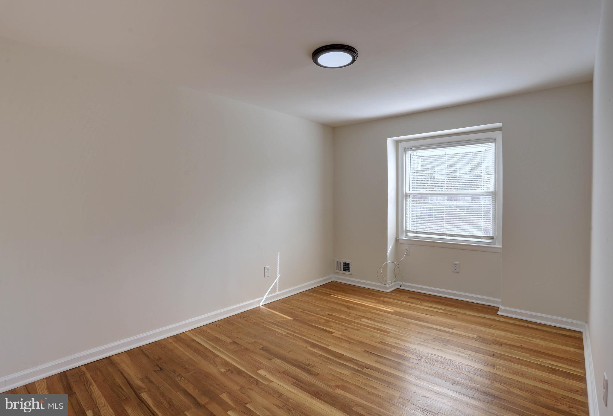 HOLLAND HILL - Residential