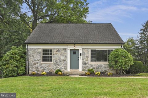 Photo of 134 Elizabeth Street, MILLERSVILLE, PA 17551 (MLS # PALA2077410)