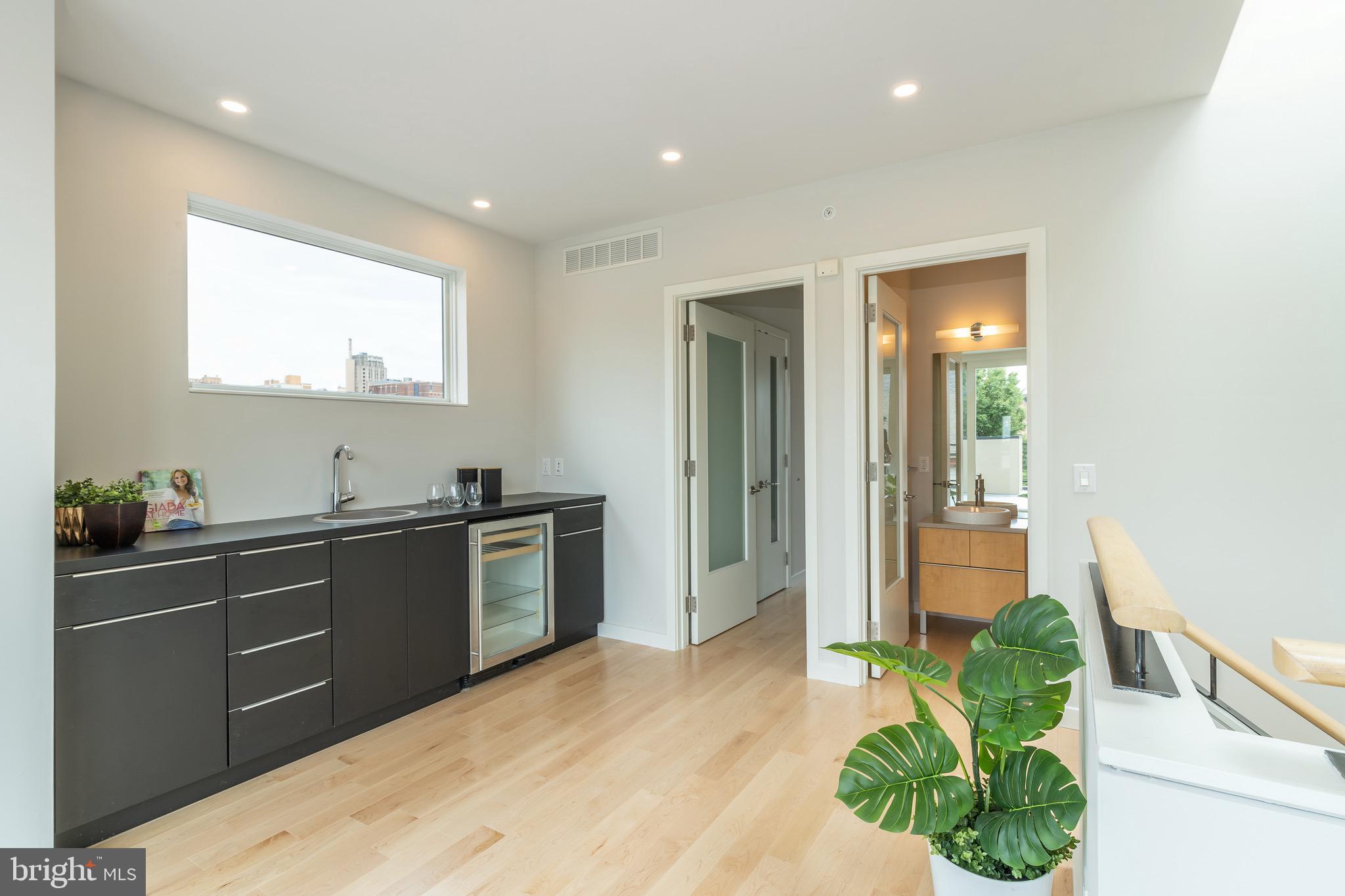 WASHINGTON SQ WEST - Residential